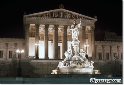 Parliament at night 02