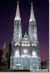 Votivkirche at night
